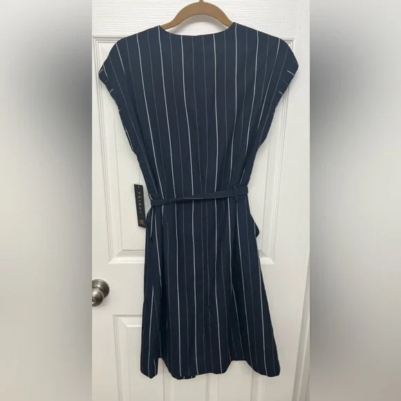 NWT navy structured cap-sleeve shirt dress with pockets - Picture 2 of 6